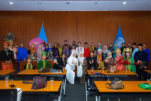 PROGRAM PENGANTARABANGSAAN EKSPLORASI BUDAYA BANGKOK