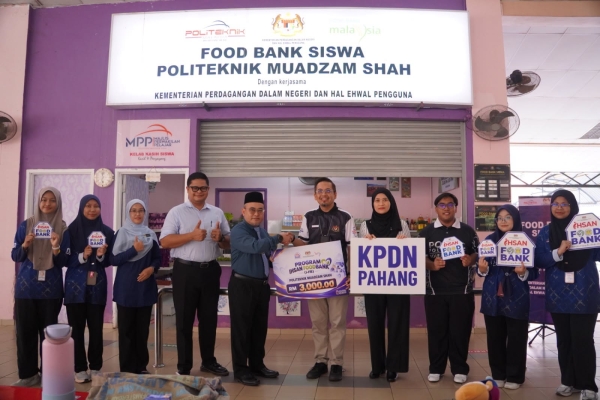 KUNJUNGAN HORMAT &amp; PENYERAHAN PERUNTUKAN PROGRAM IHSAN FOOD BANK